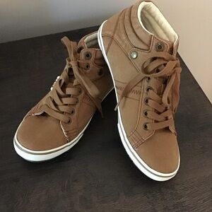 Taos TOP STAR canvas booties sneakers